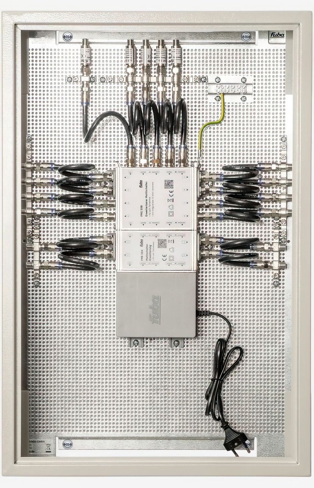 Fuba FMP 512 SL Multischalterpanel 5/12 mit Schrank \n vormontiertes Multischalter-Paneel für den Empfang eines Satteliten mit 12 Teilnehmeranschlüssen mit Gehäuse