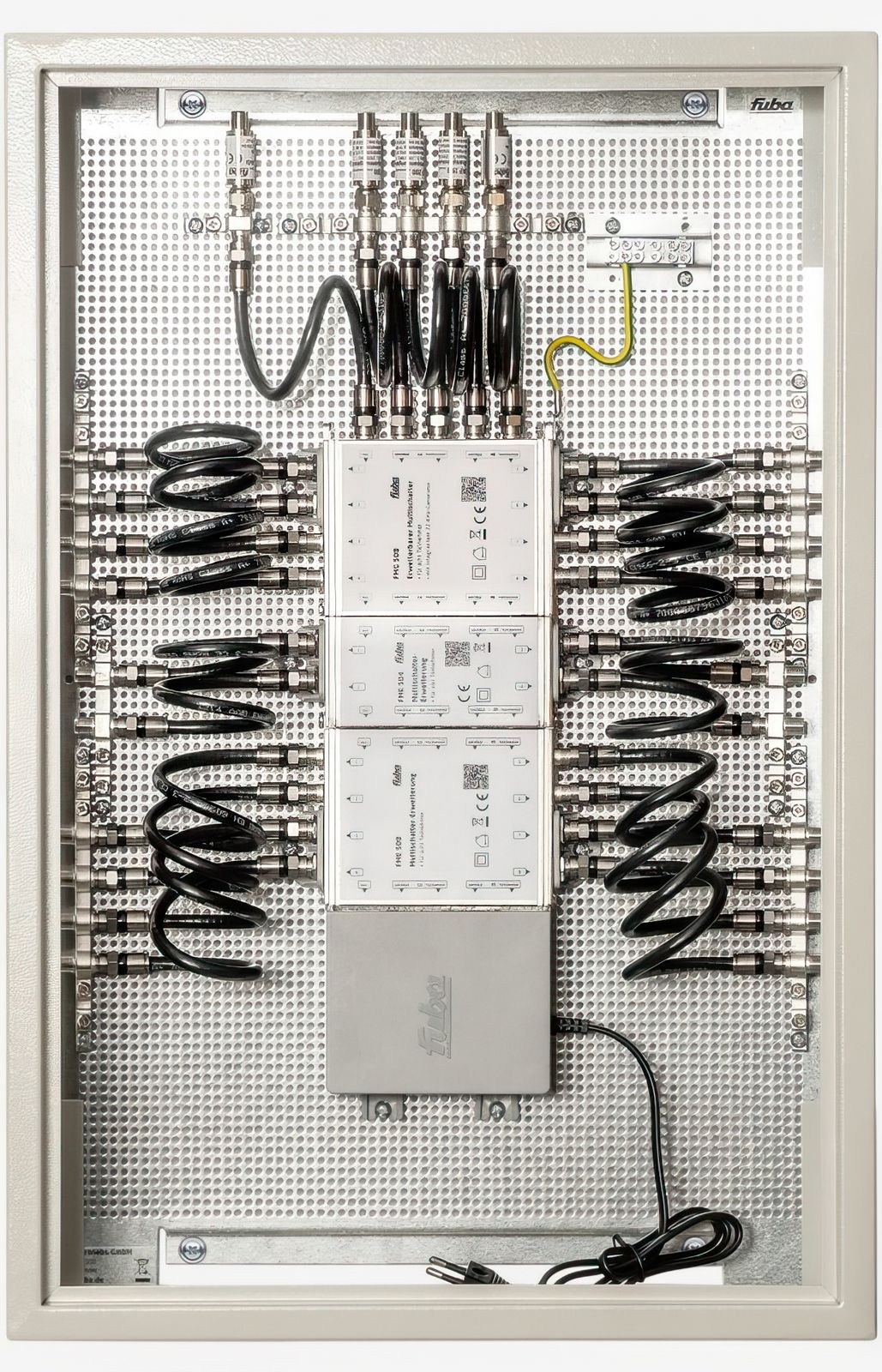 Fuba FMP 520 SL Multischalterpanel 5/20 mit Schrank \n vormontiertes Multischalter-Paneel für den Empfang eines Satteliten mit 20 Teilnehmeranschlüssen