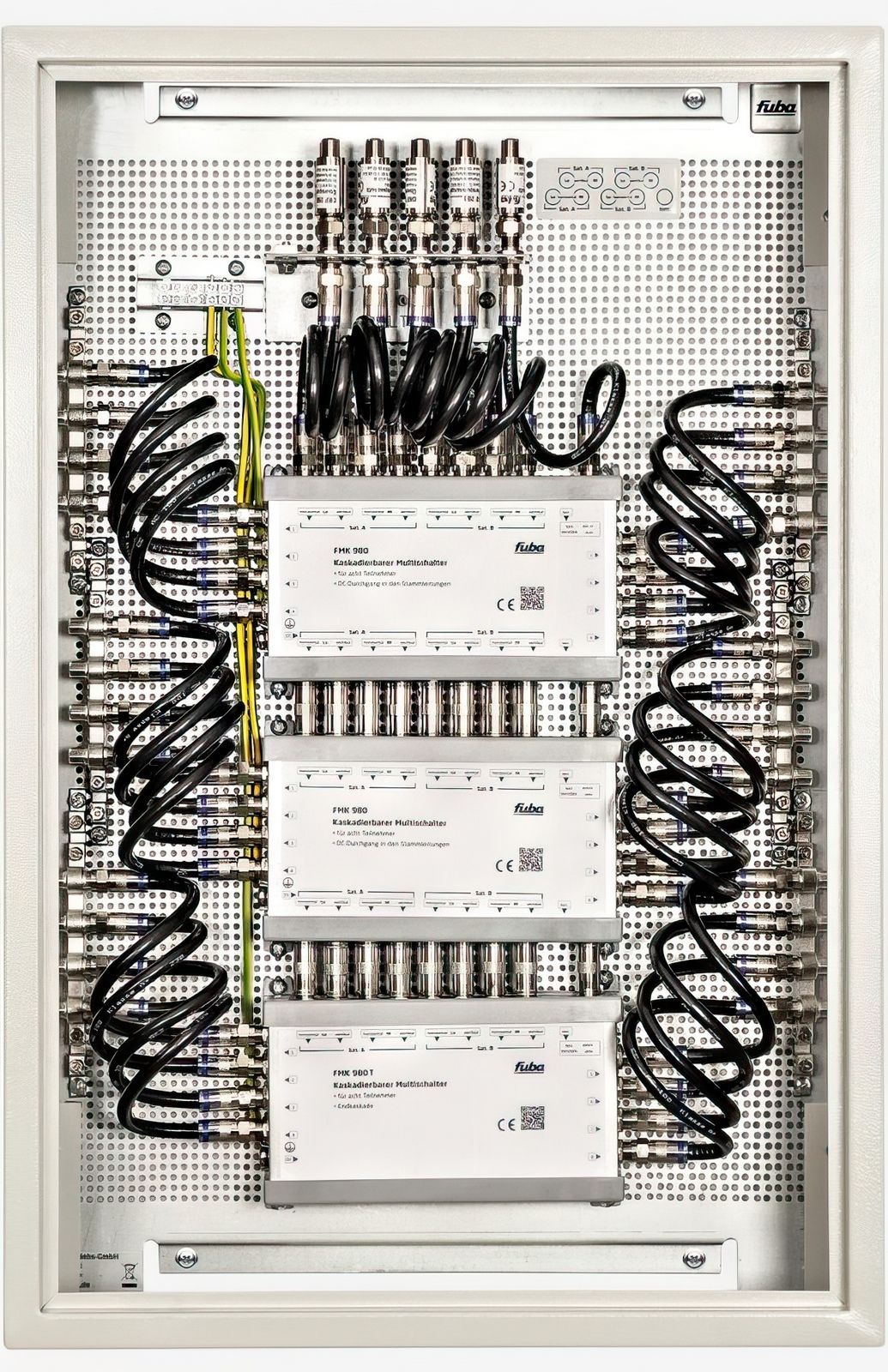 Fuba FMP 924 SL Multischalterpanel 9/24 mit Schrank \n vormontiertes Multischalter-Paneel für den Empfang zweier Satteliten mit 24 Teilnehmeranschlüssen